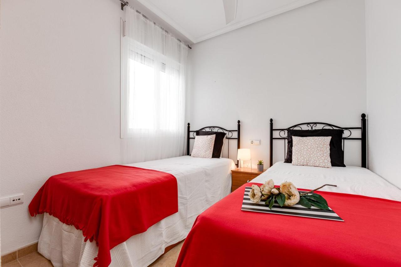 Sunny Casita, Torrevieja, Modern 2 Bed Top Floor Apartment Bagian luar foto